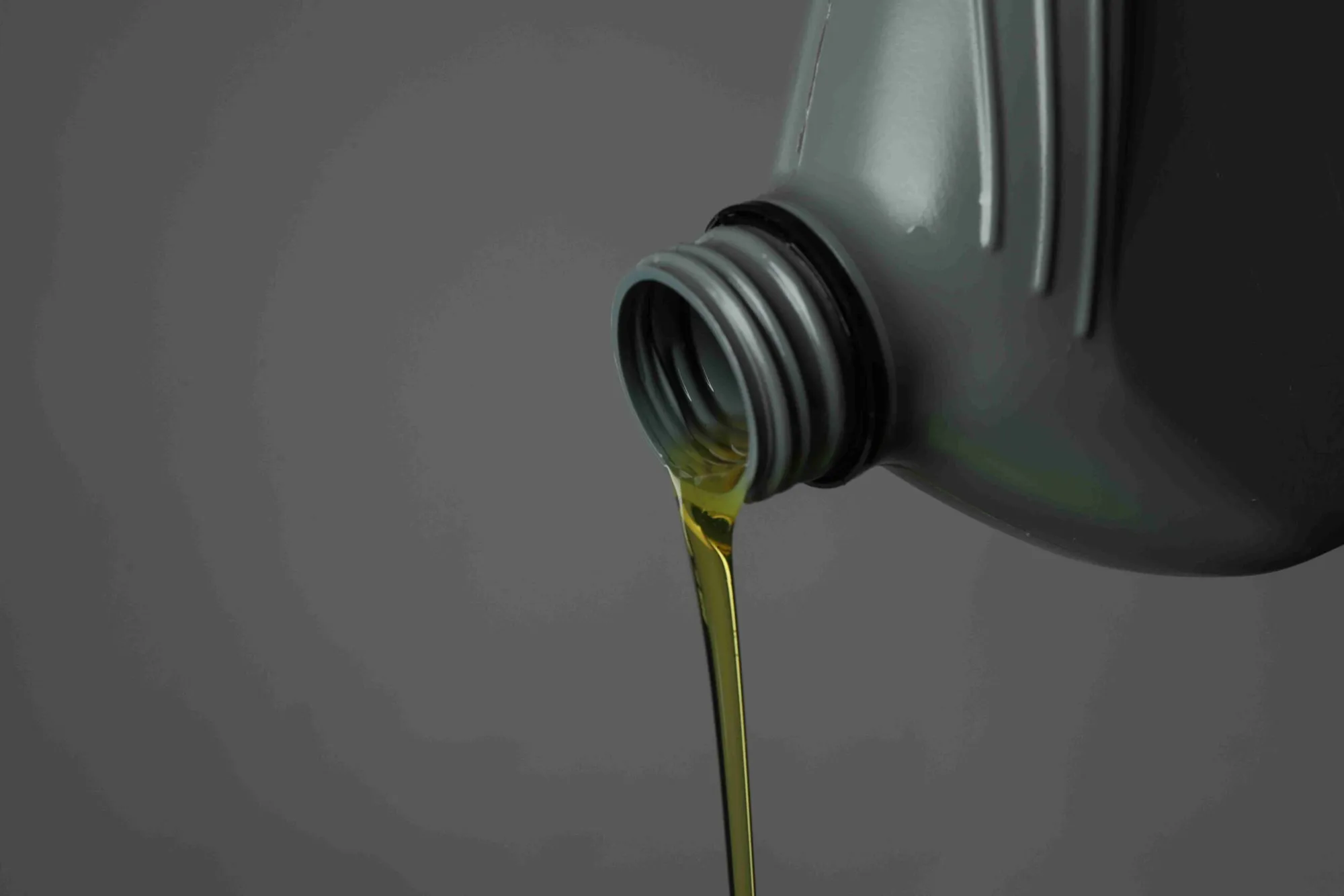 Can You Use Car Motor Oil in Lawn Mowers?